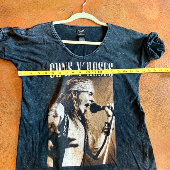 Guns ‘N Roses Graphic Tee - Picture 7 of 7